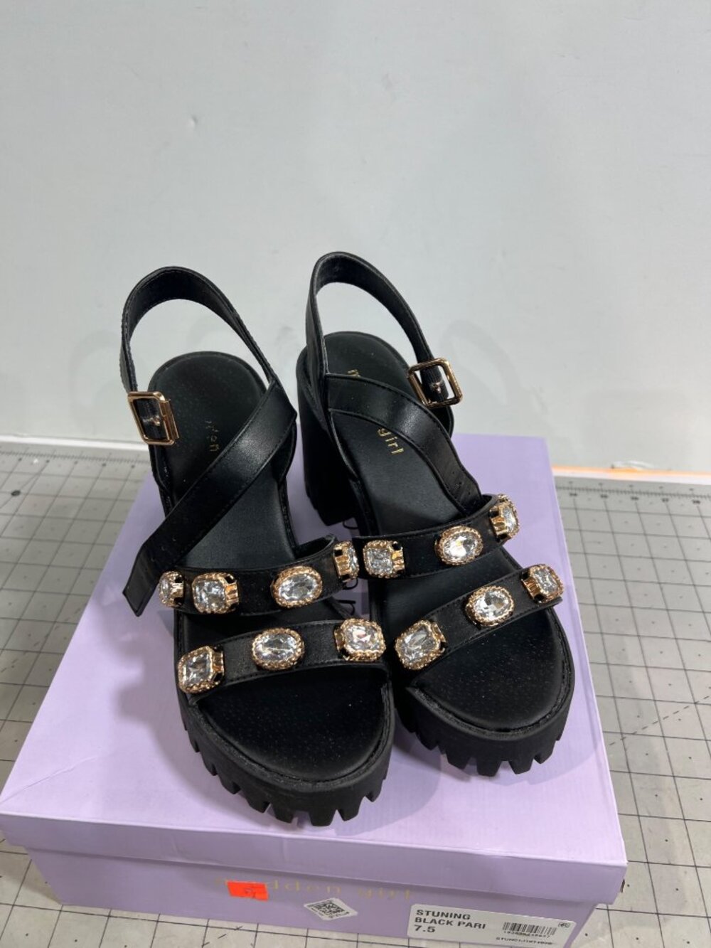 Madden Girl Stunning Women's Black Sandal 7.5 M - Picture 2 of 7